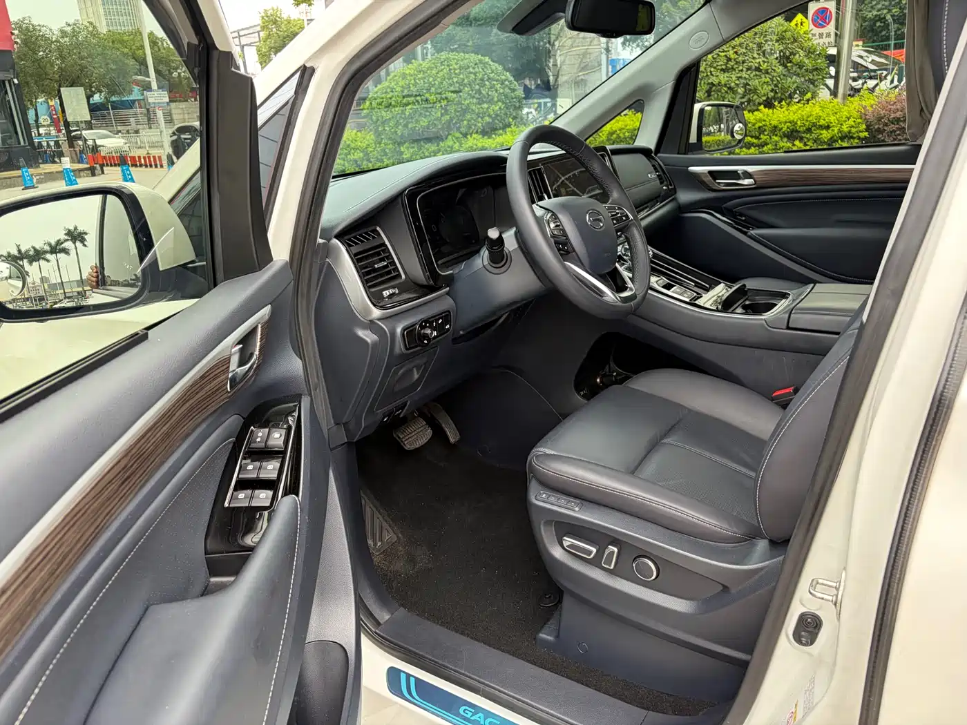 GAC Trumpchi Trumpchi M8 2021 Leading Show Series 390T Ultimate Edition фото 12