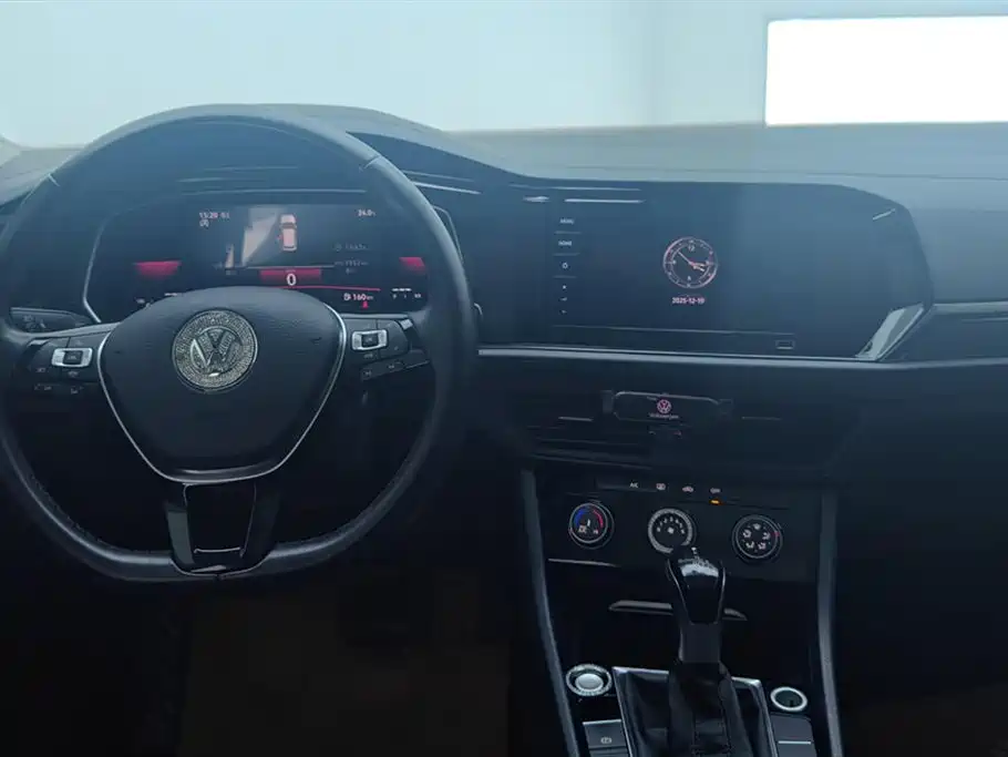 Volkswagen Sagitar 2021 280TSI DSG Surpassing Edition фото 12