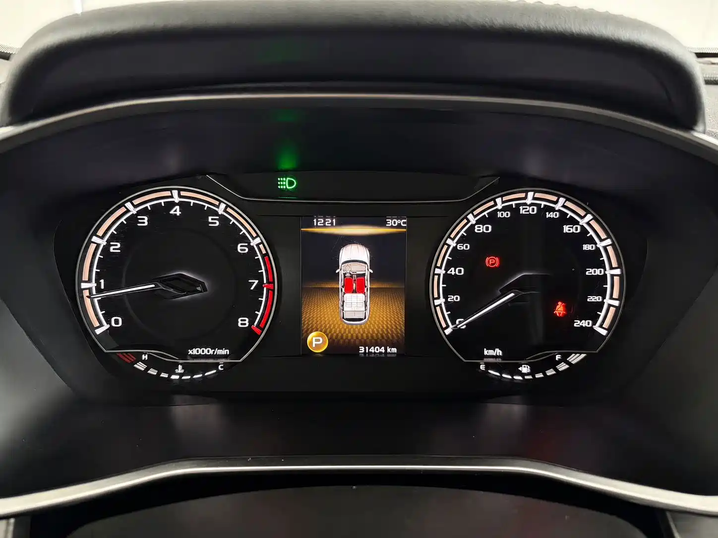 Фото 15 - Geely Coolray