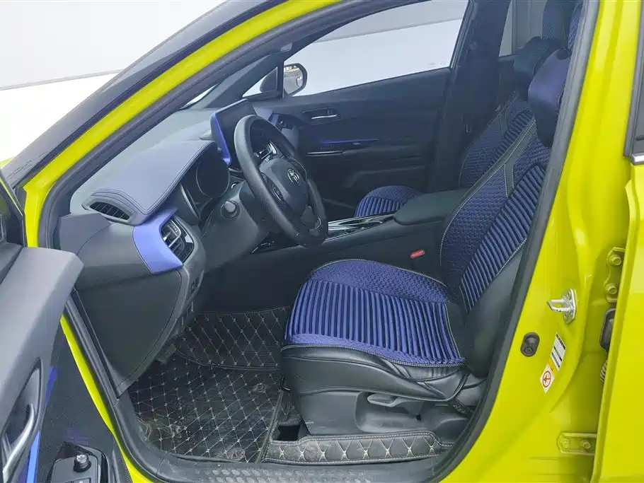 Toyota C-HR 2018 2.0L Leading Sunroof Edition China VI фото 9