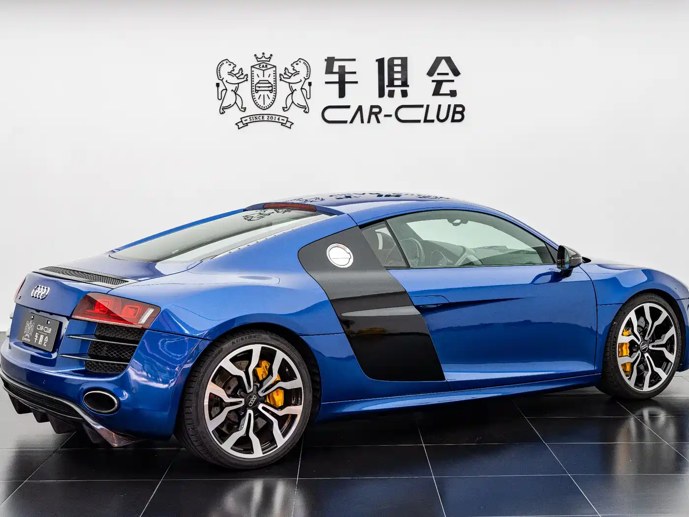 Audi R8 2010 5.2 FSI quattro фото 5