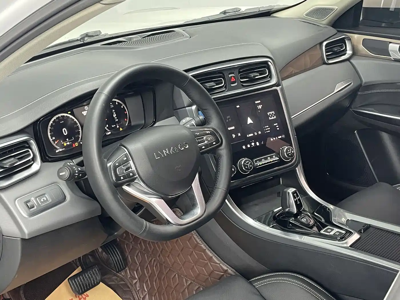 Lynk & Co 01 2019 2.0T 2WD Type Pro Version China V фото 8