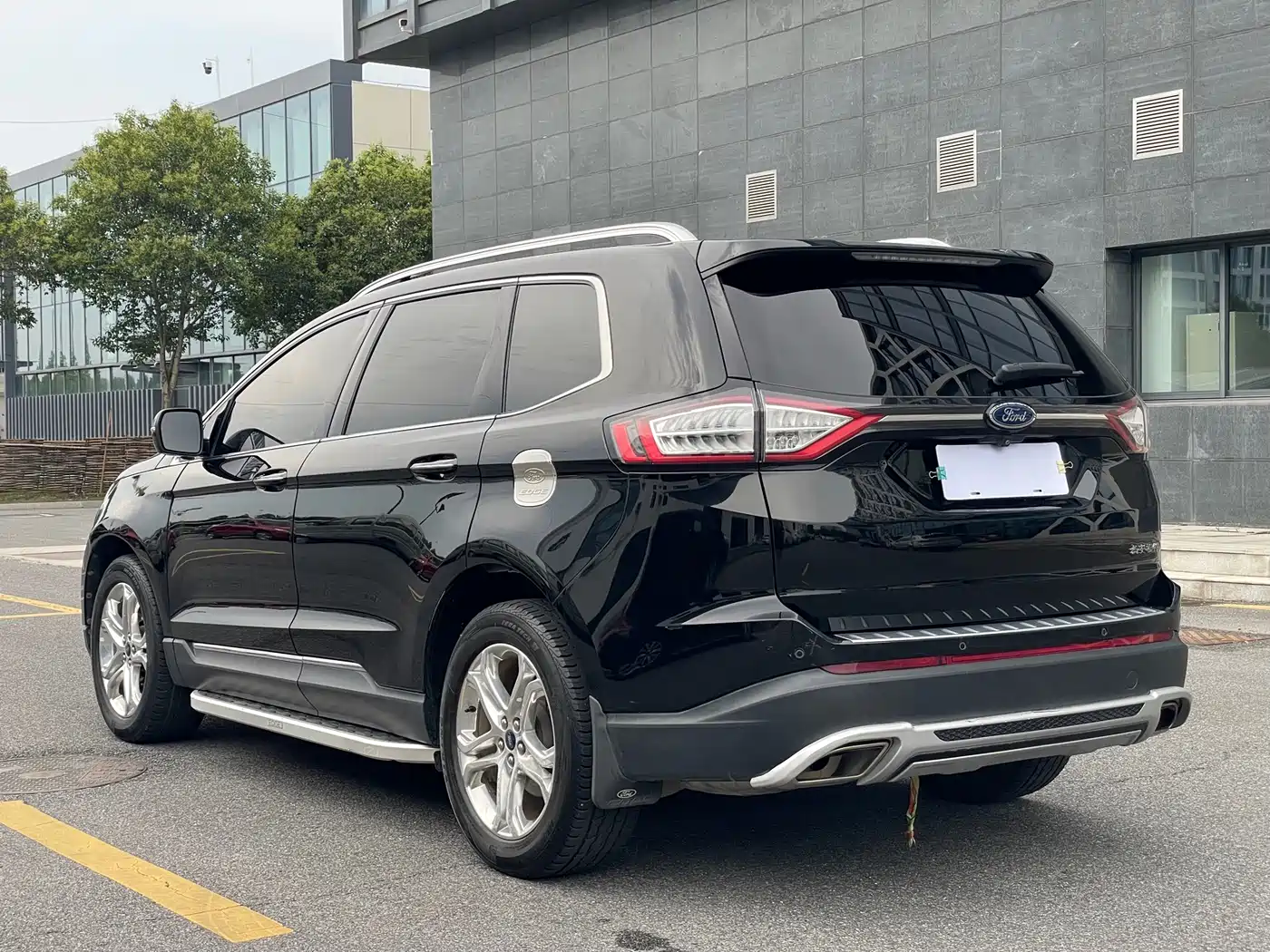 Photo 17 - Ford Edge