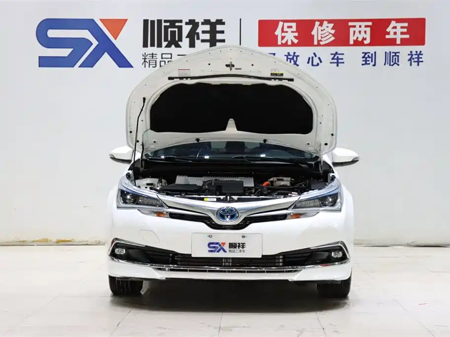 Toyota Corolla 2017 Facelift Hybrid 1.8L E-CVT Leading Edition фото 18