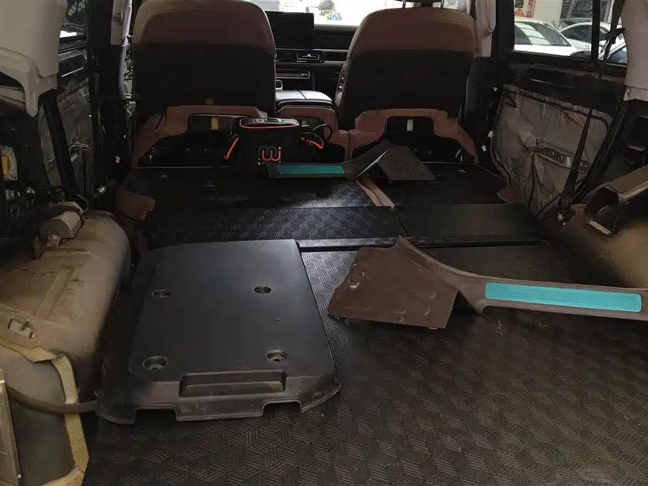 BAIC ORV Beijing Off-Road BJ60 2022 2.0T Weekend Edition 5-Seater фото 11