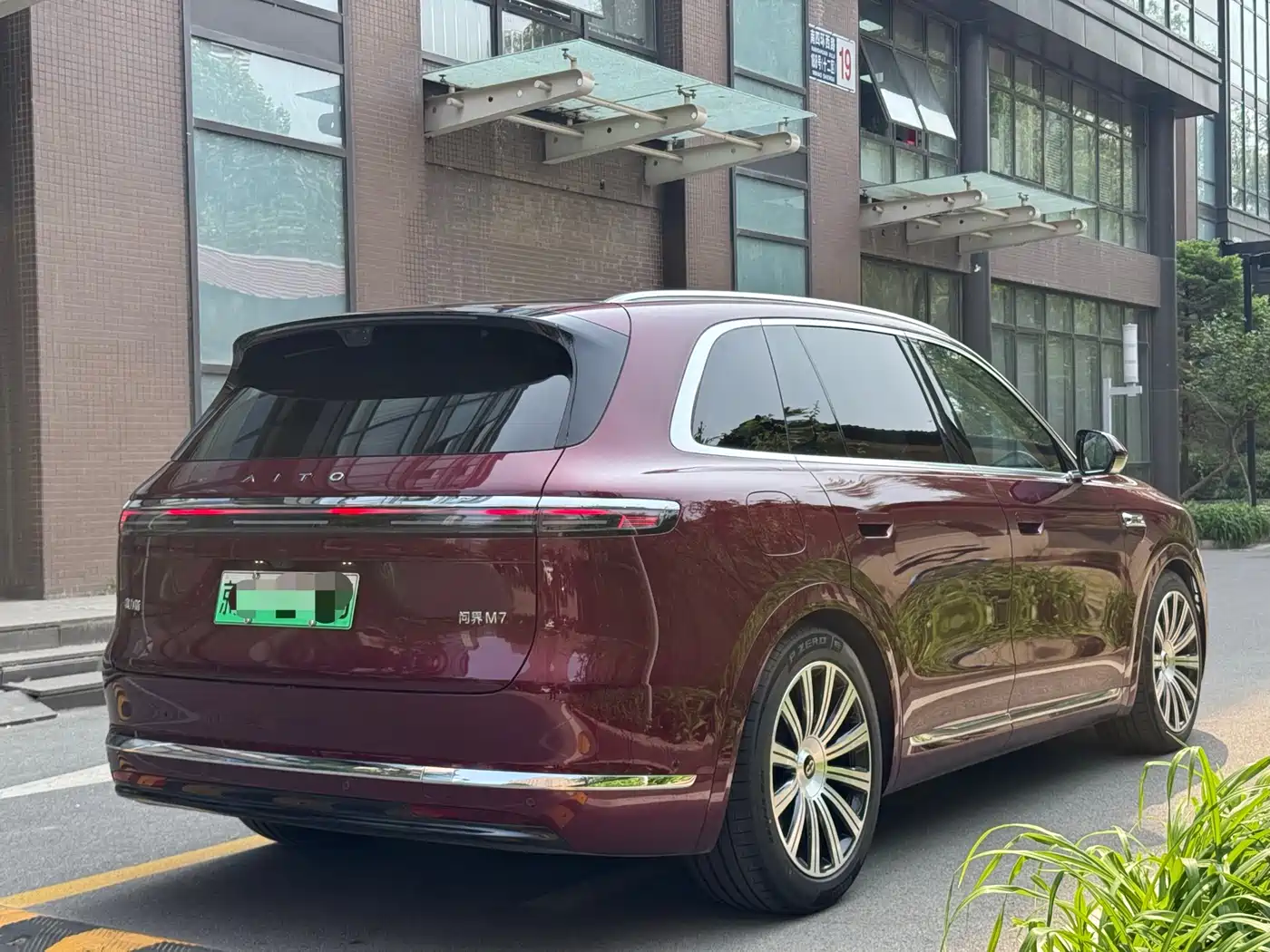 AITO Wenjie AITO M7 2026 Extended Range Ultra AWD 5-Seater фото 7