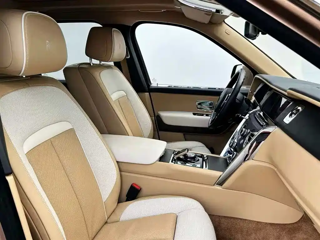 Rolls-Royce Cullinan 2018 5-Seater Version фото 10