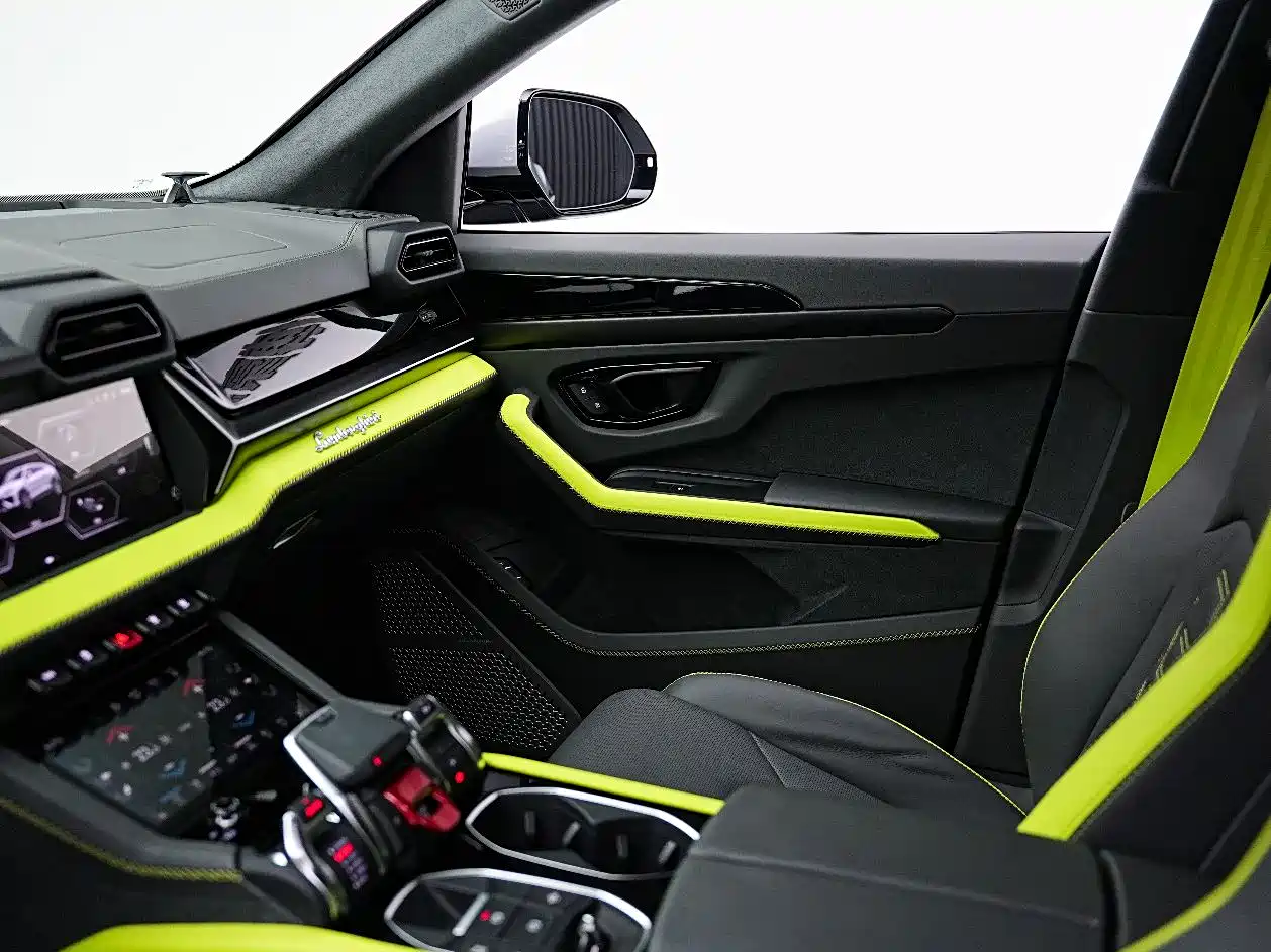 Lamborghini Urus SE 2025 4.0T Standard Edition фото 22