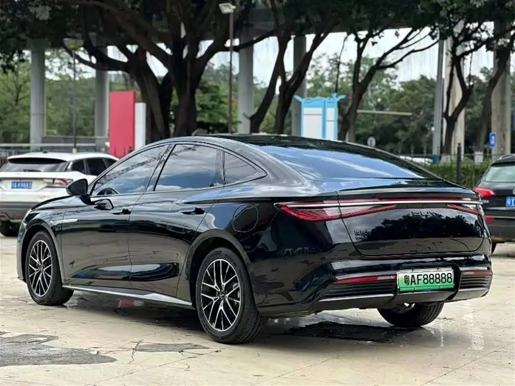 BYD Seal 2023 DM-i 1.5T 121km Premium фото 6