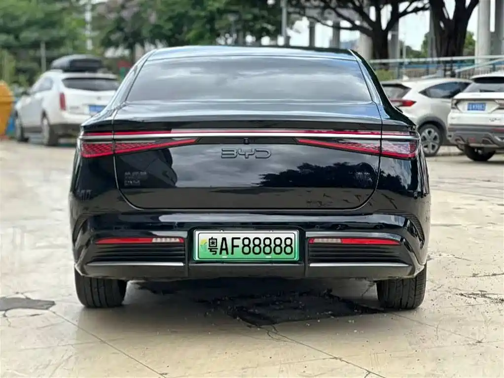 BYD Seal 2023 DM-i 1.5T 121km Premium фото 5