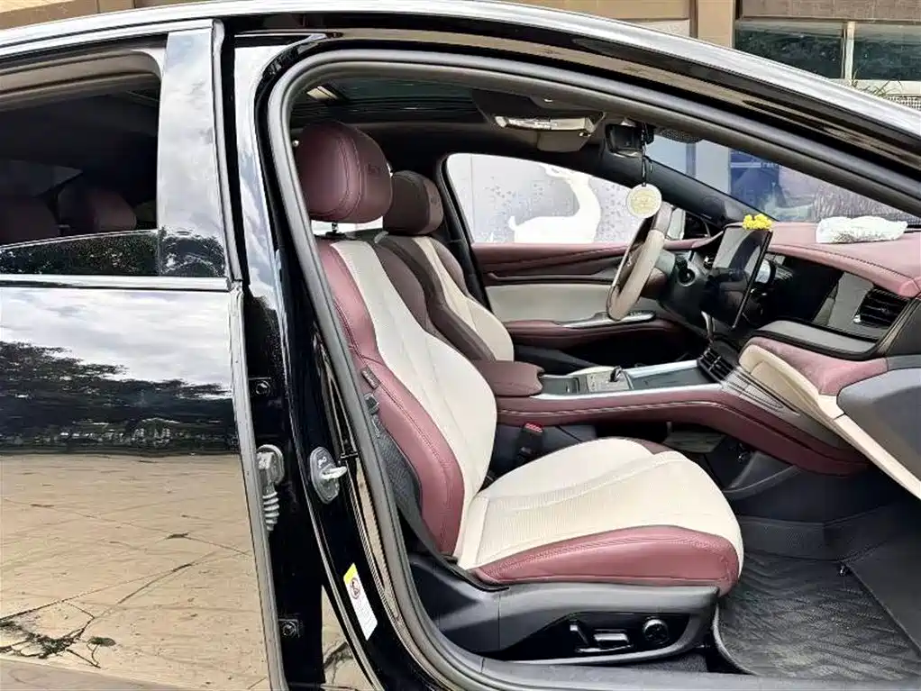 BYD Seal 2023 DM-i 1.5T 121km Premium фото 10