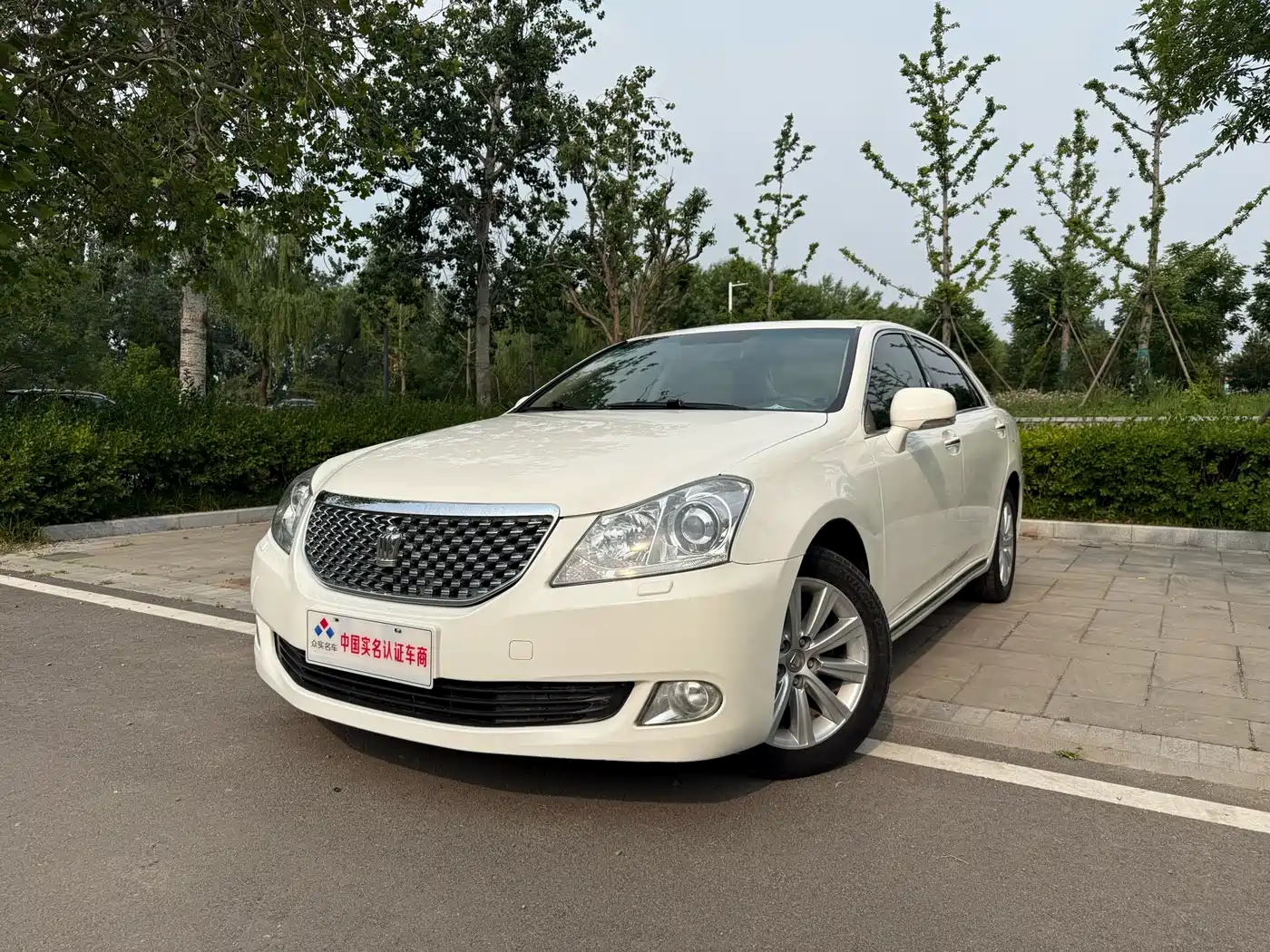 Toyota Crown 2010 2.5L Royal Leather Sunroof фото 5