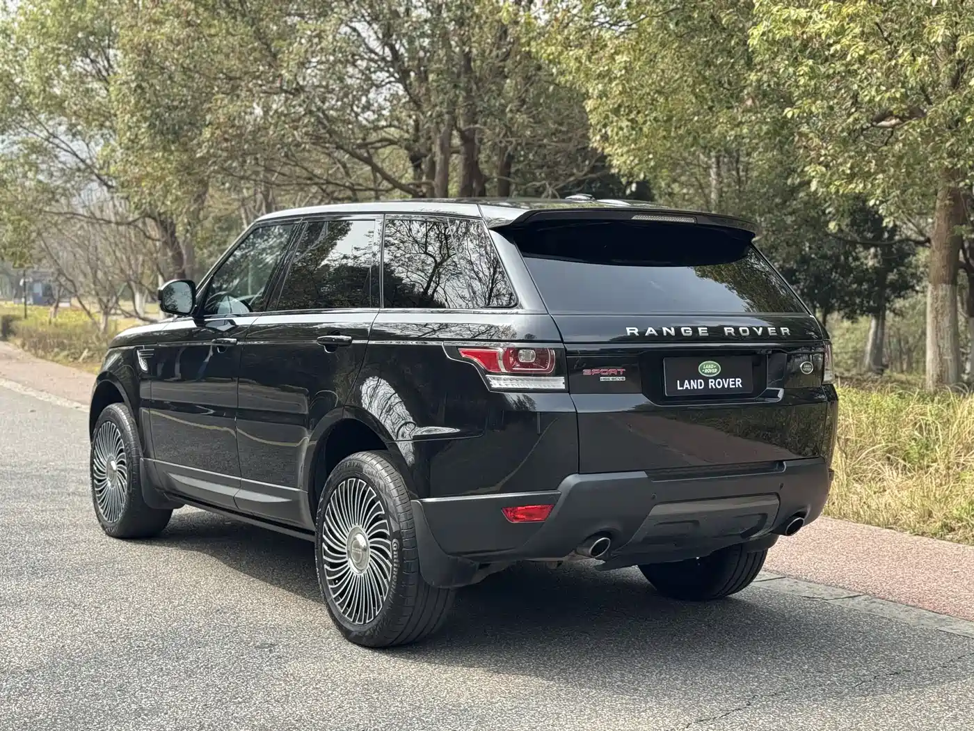 Land Rover Range Rover Sport 2016 Model 3.0 SC V6 HSE DYNAMIC фото 6