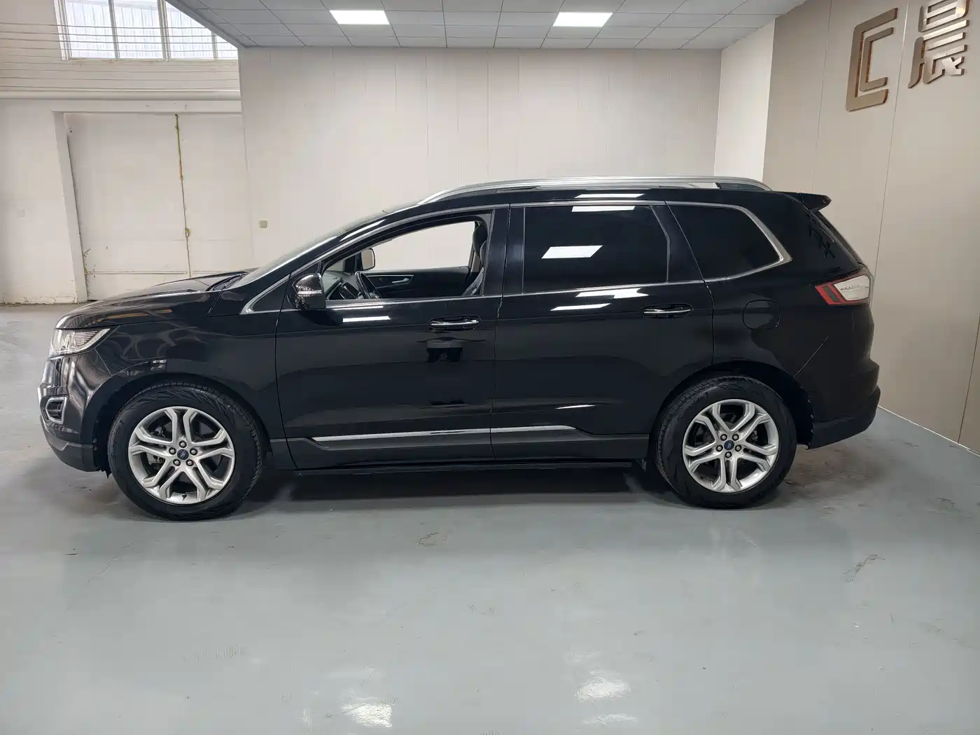 Ford Edge 2018 2018 EcoBoost 245 FWD Luxury 7-seater China V