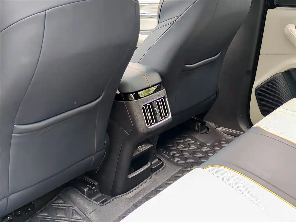 BYD Song PLUS PHEV 2023 Champion Edition DM-i 110KM Flagship PLUS фото 9
