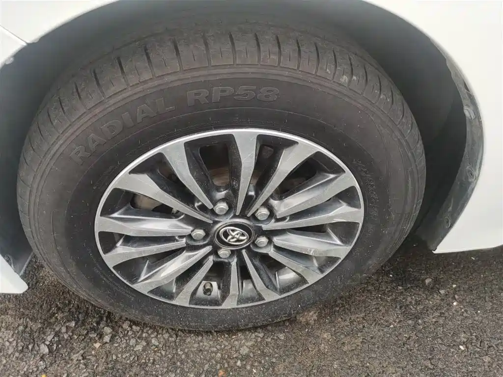 Toyota Corolla 2018 1.2T S-CVT GL Smart Edition фото 11