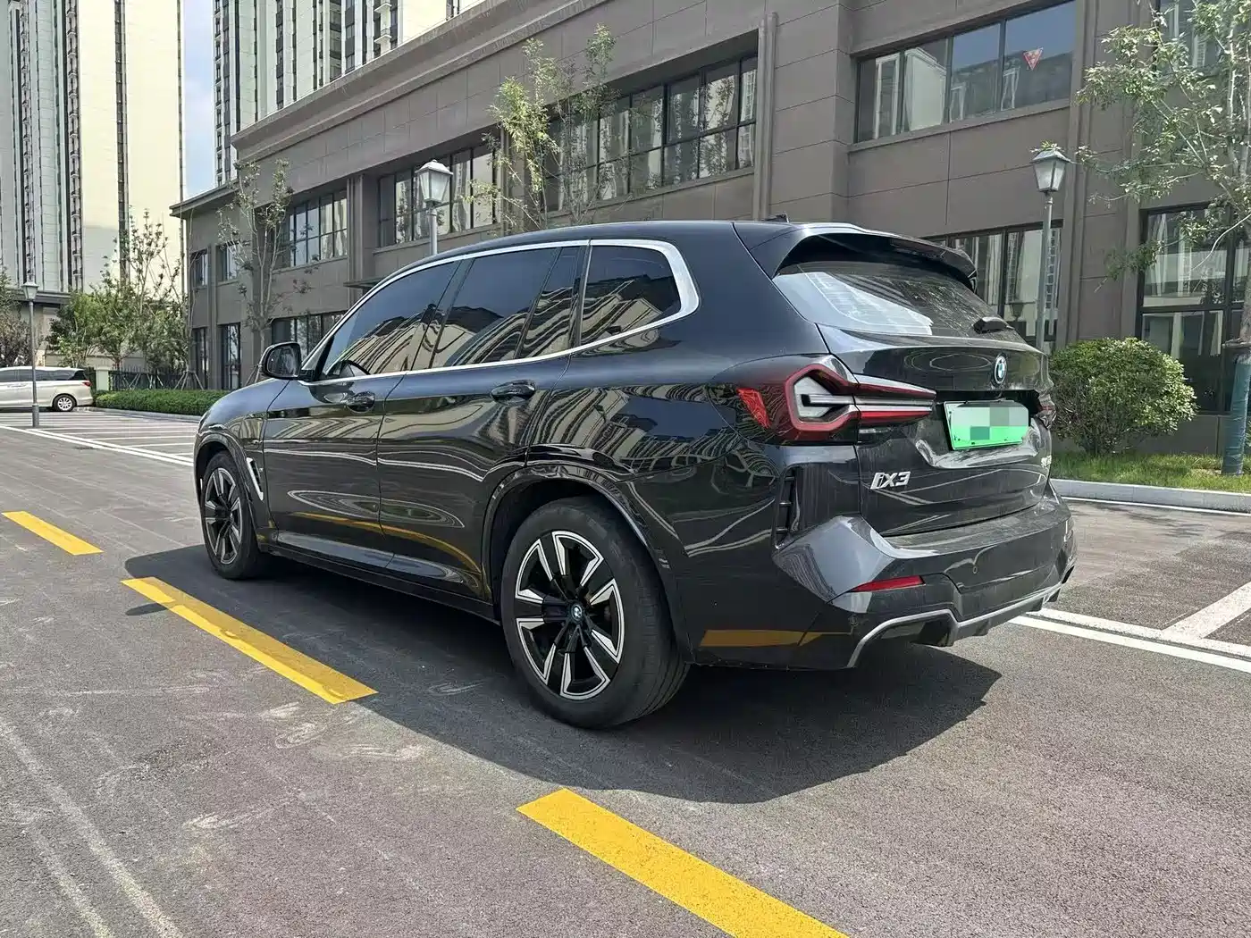Фото 6 - BMW iX3