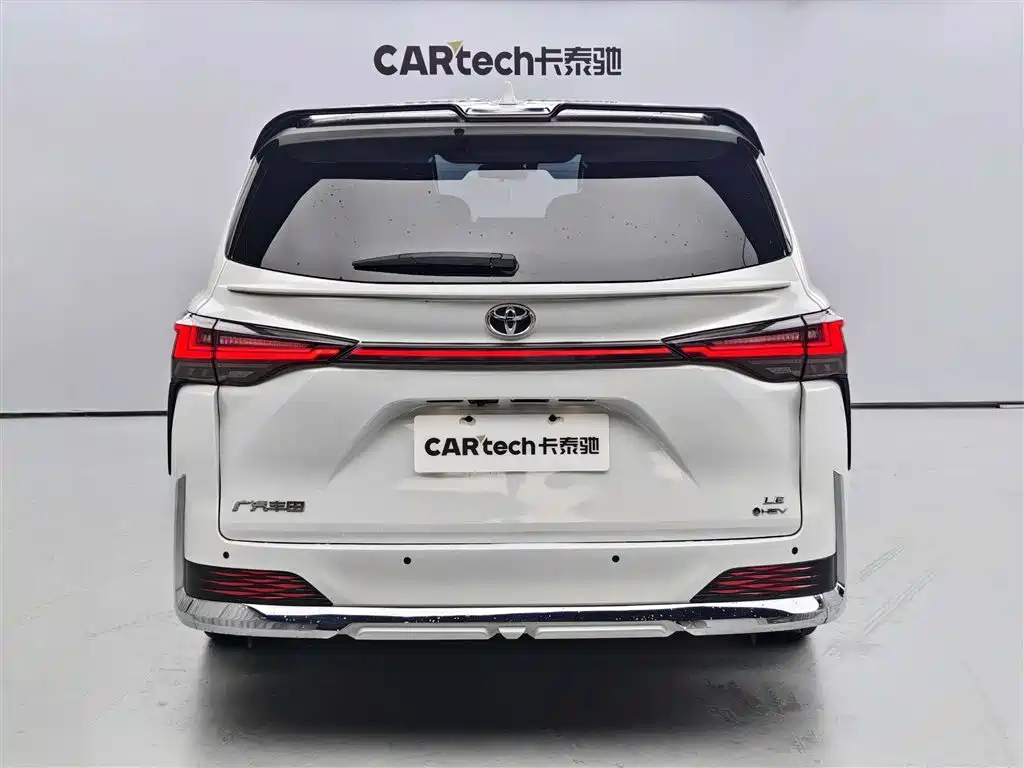 Toyota Sienna 2024 2.5L Hybrid Comfort Edition фото 4