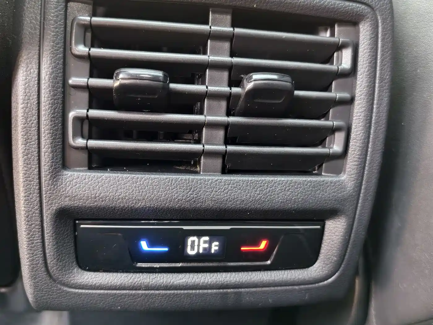 Volkswagen Golf 2023 Model 280TSI DSG R-Line фото 17