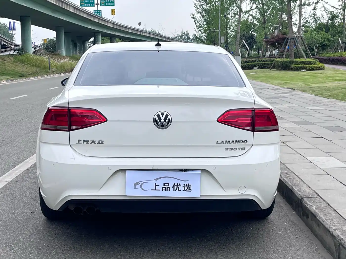 Volkswagen Lamando 2015 230TSI Manual Style Edition фото 15