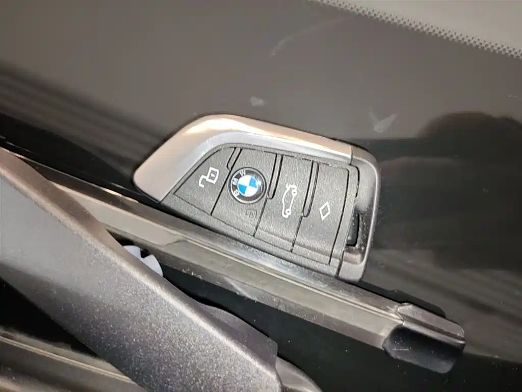 BMW 3 Series 2024 325i M Sport Shadowline Package фото 9