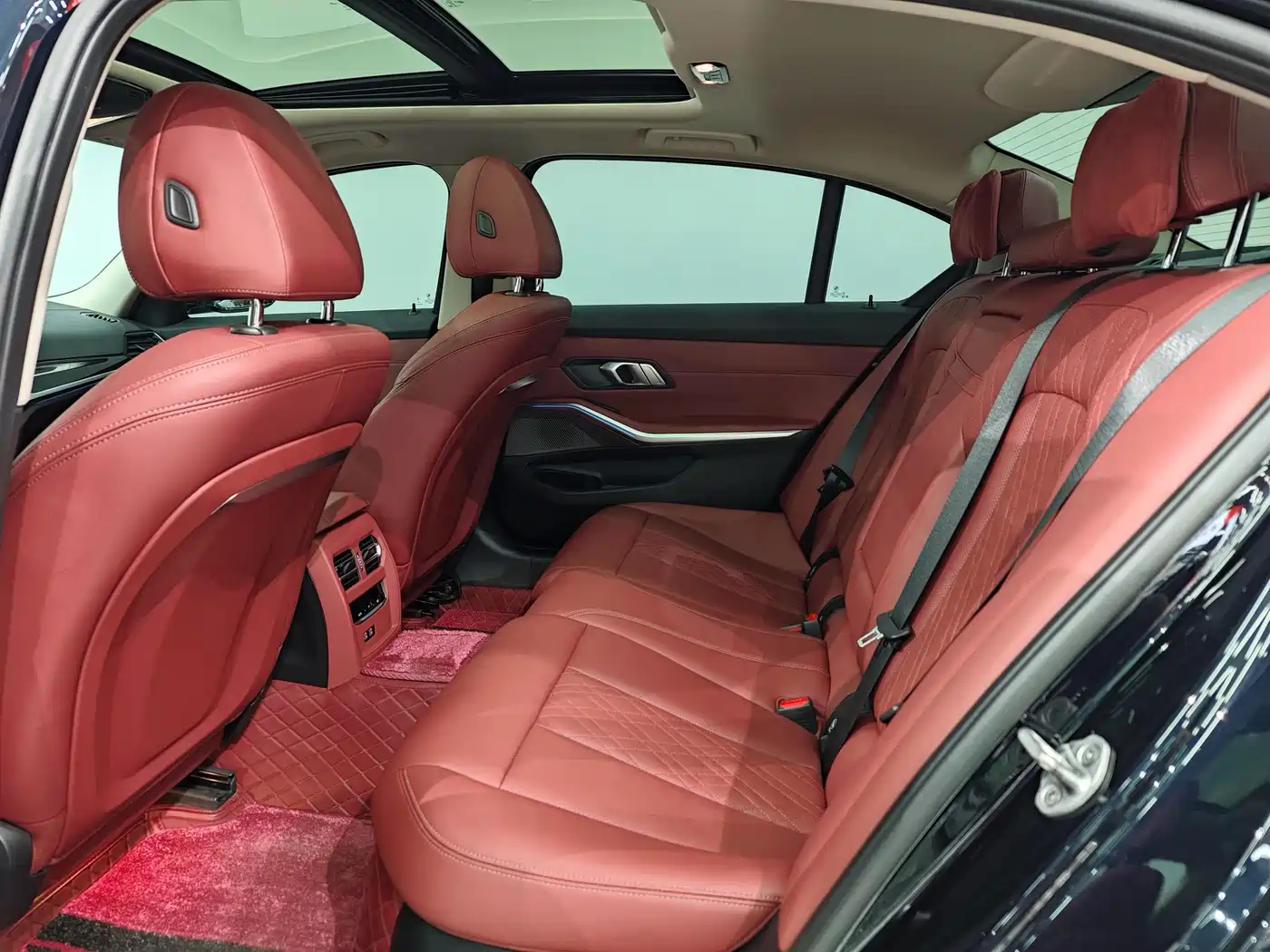 BMW 3 Series 2024 325Li M Sport Package фото 13