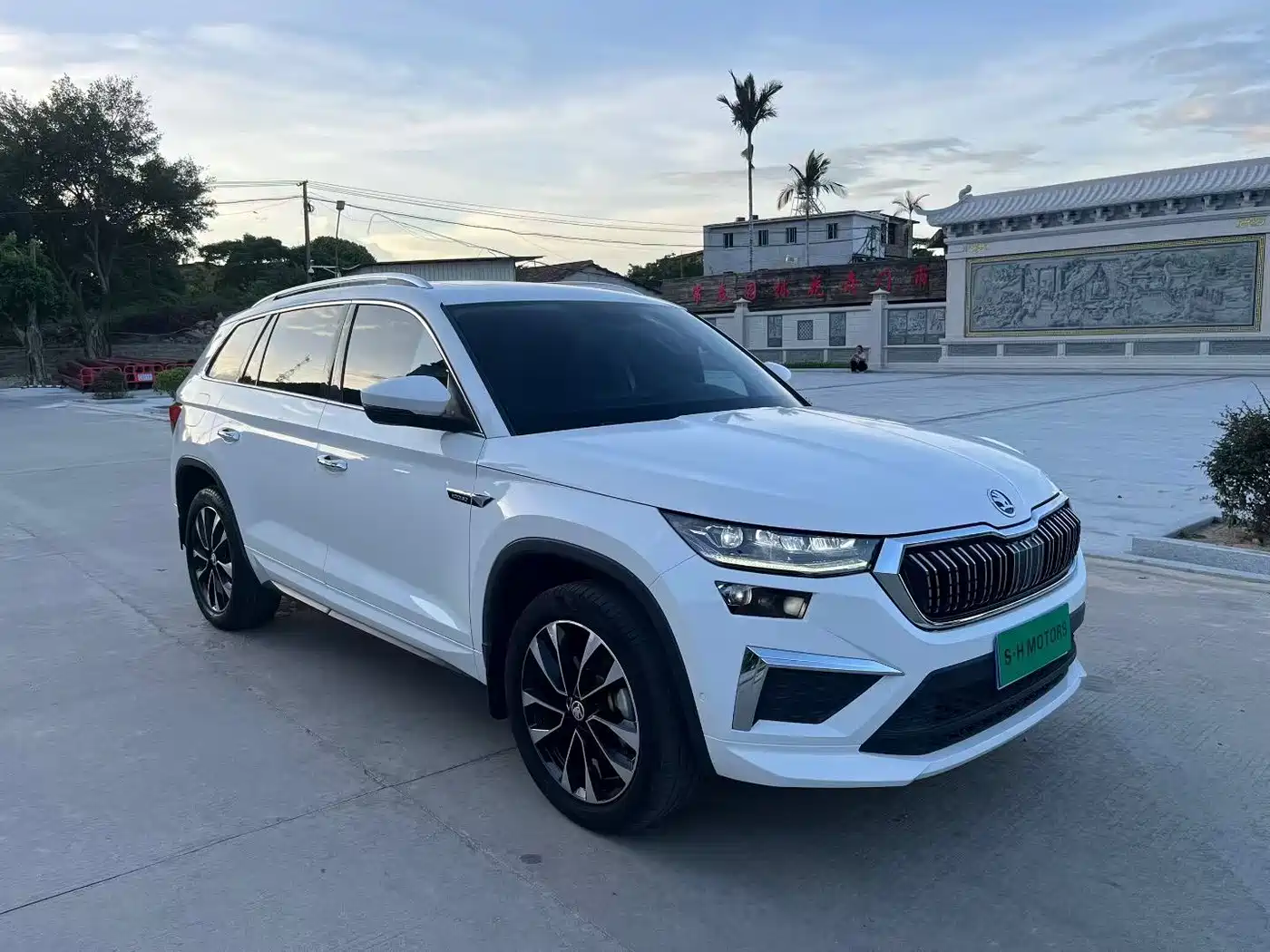 Škoda Kodiaq 2022 Facelift TSI330 7-seat FWD Luxury Edition фото 3
