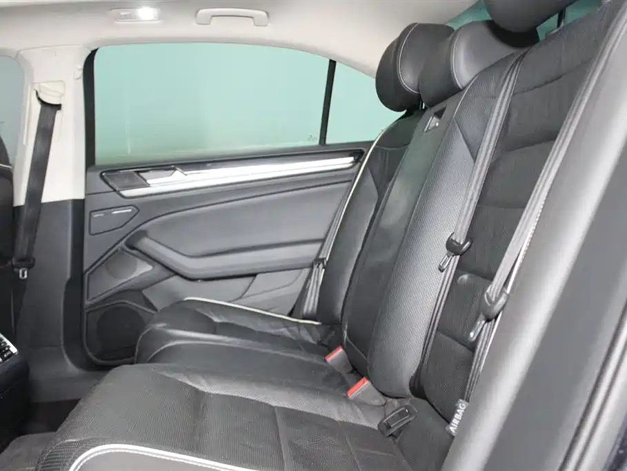 Volkswagen Phideon 2016 380TSI 2WD Ultimate Edition фото 8