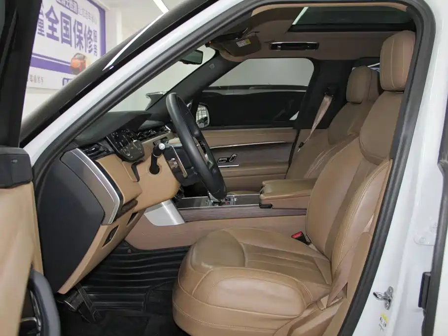 Land Rover Range Rover 2023 2023 3.0 L6 360PS Golden Age Edition