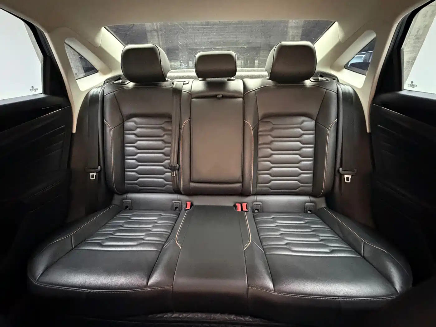 Volkswagen Passat 2021 Model 330TSI Elite Edition фото 16