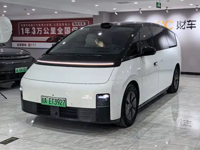 Li Auto MEGA 2025