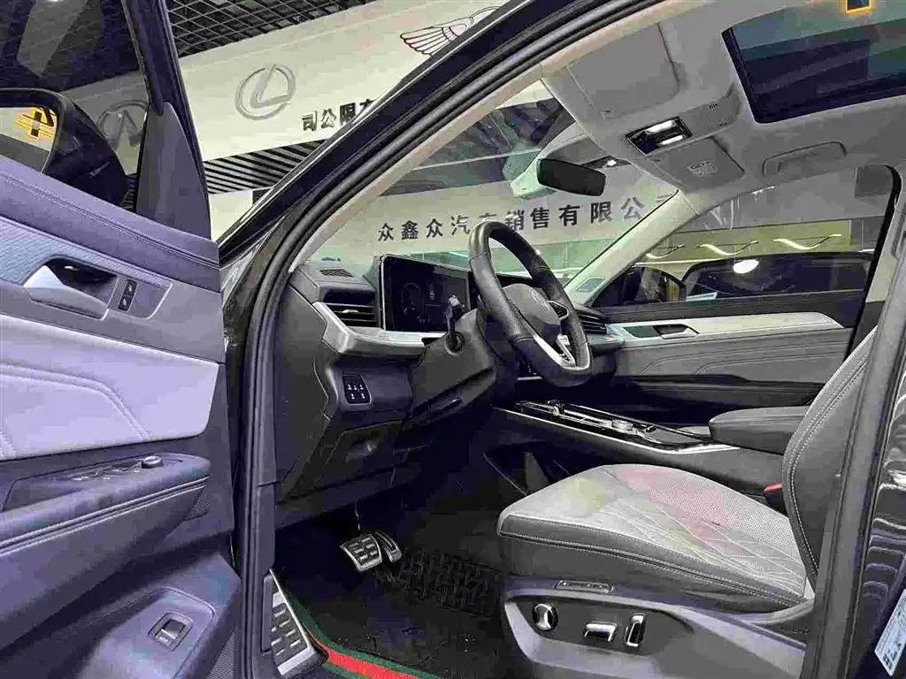 Volkswagen Talagon 2023 380TSI 4WD R-Line Launch Edition фото 4