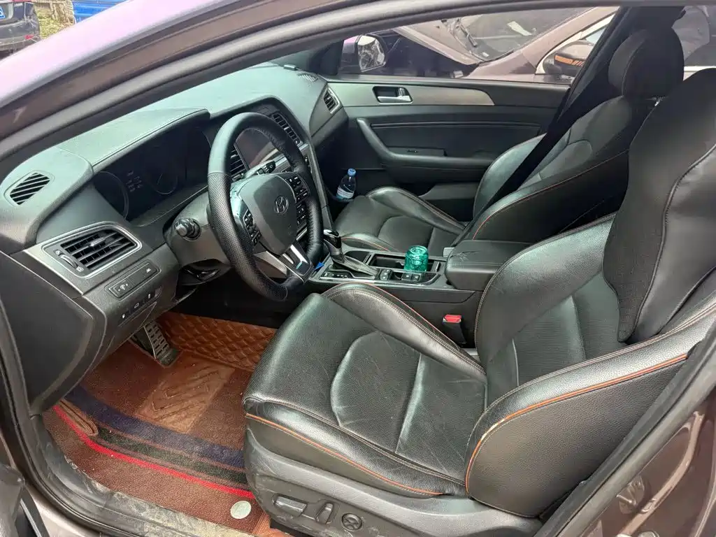صورة 4 - Hyundai Sonata