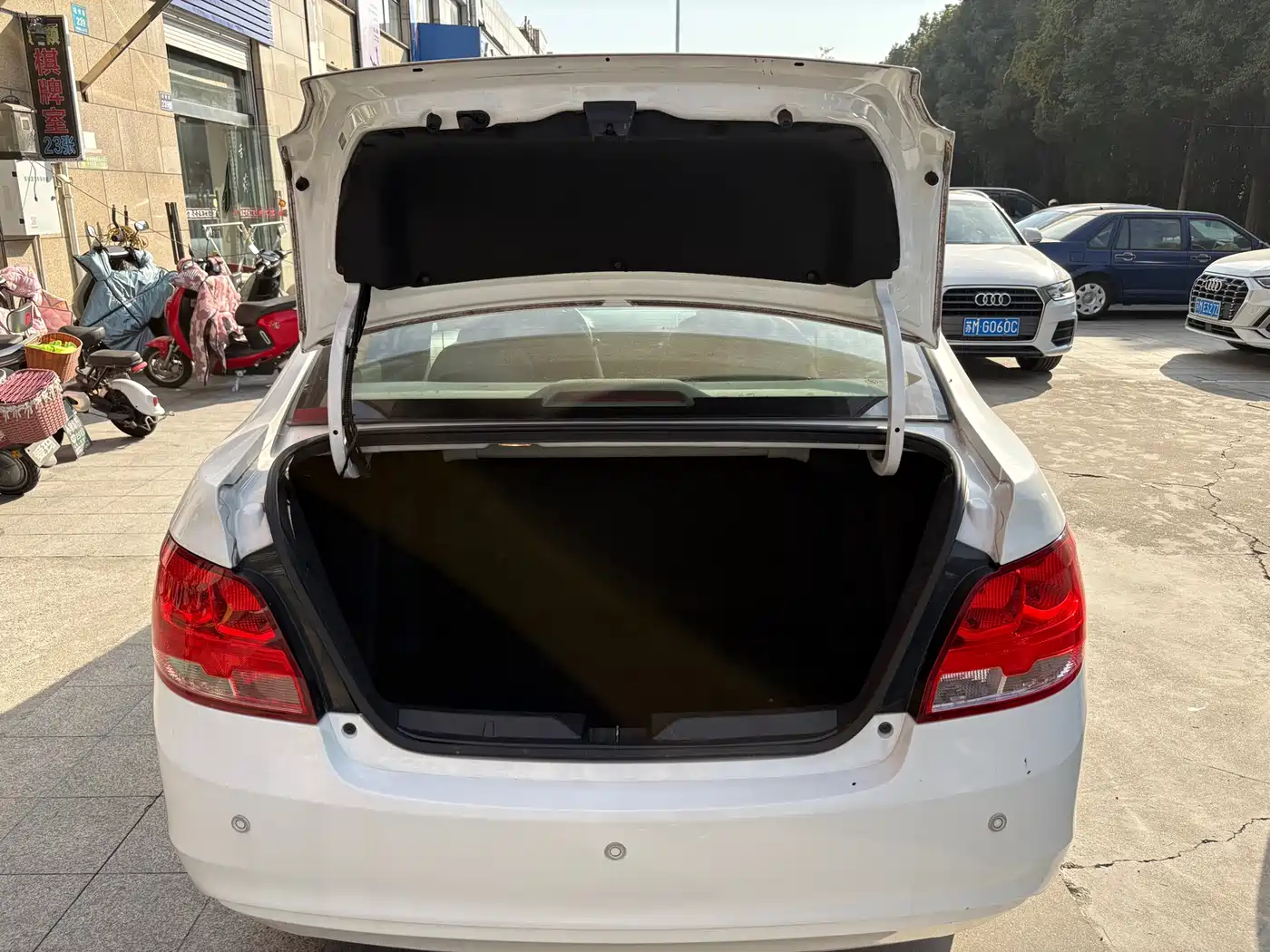 Chevrolet Sail 2015 Sail 3 1.5L Manual Ideal Sunroof Edition фото 17