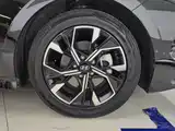 Photo 6 - Hyundai Sonata