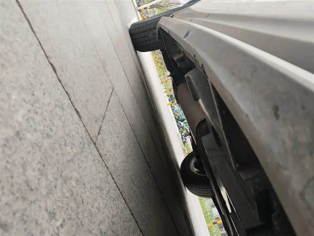 Toyota RAV4 Rongfang 2015 2.0L CVT 2WD Trend Edition фото 16
