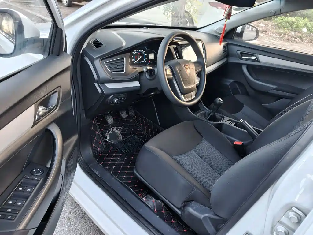 Roewe 360 2016 2016 1.5L Manual Smart Screen Edition