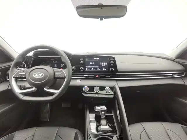 Hyundai Elantra 2023 1.5L CVT GLX Elite Edition — фото 5