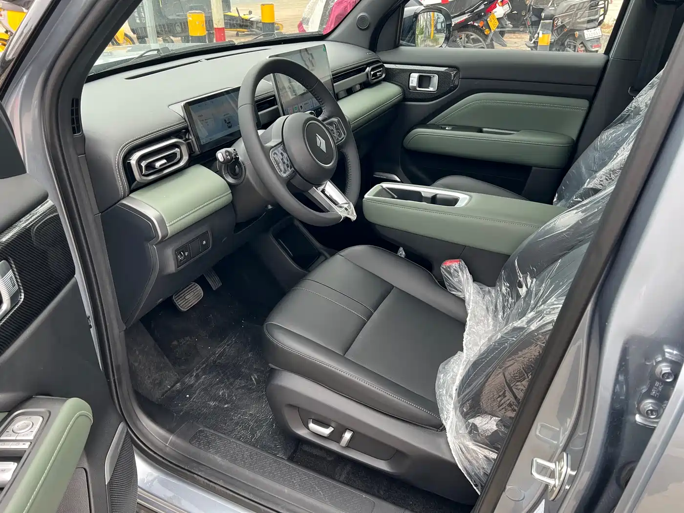 BAOJUN YUE ALSO PLUS