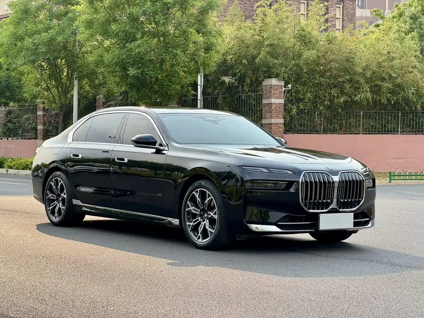 BMW 7 Series 2023 Model 735Li Luxury Package фото 3
