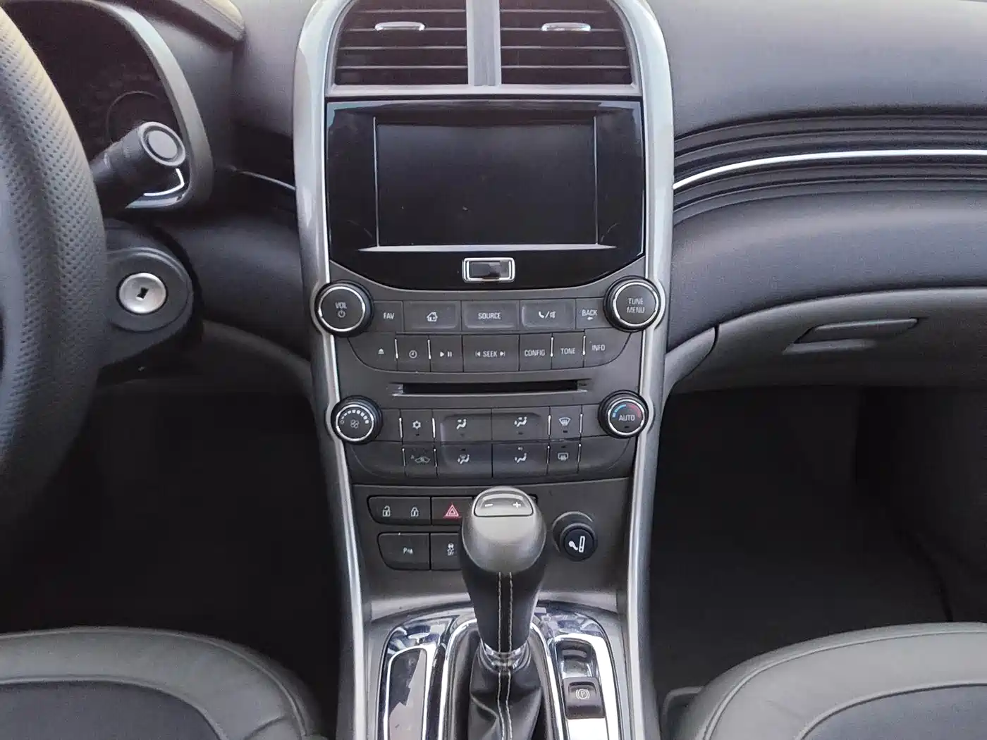Chevrolet Malibu 2014 2.0L Automatic Luxury фото 15