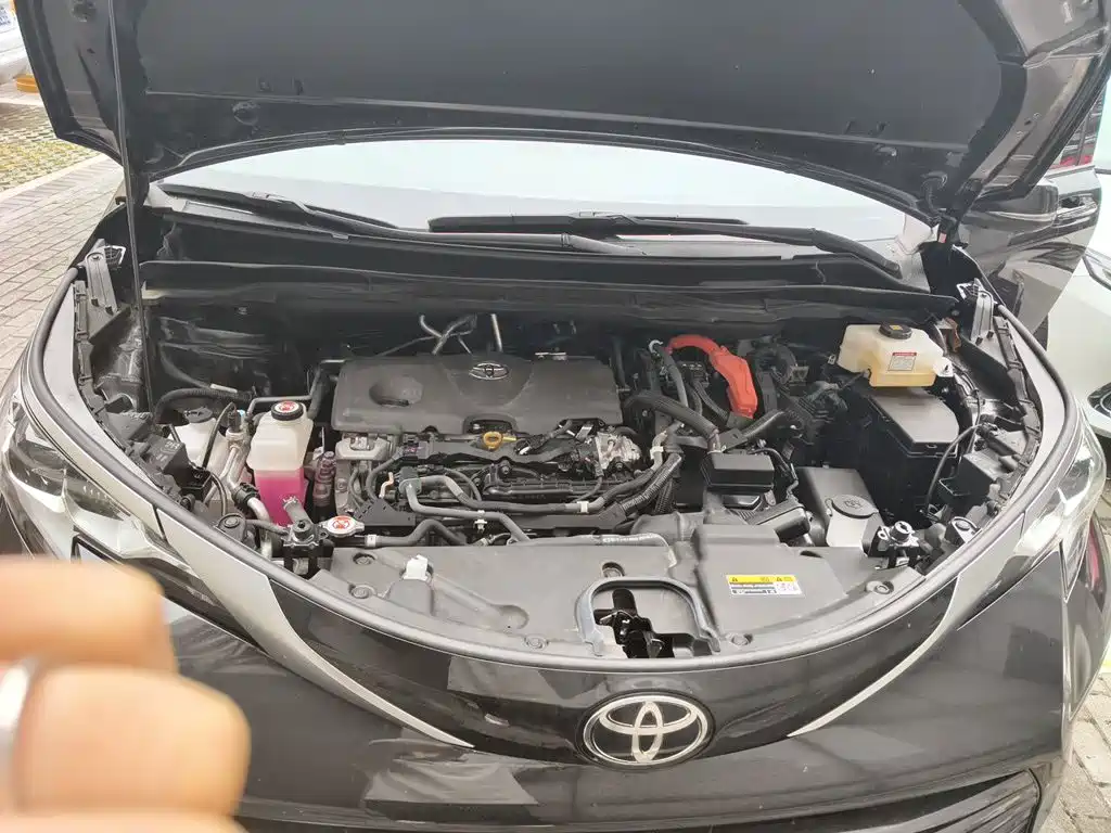 Photo 11 - Toyota Sienna