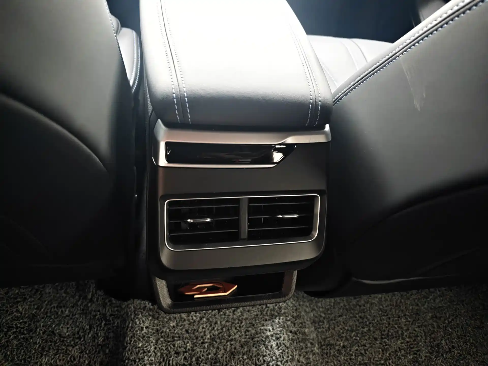 Фото 9 - Geely Preface