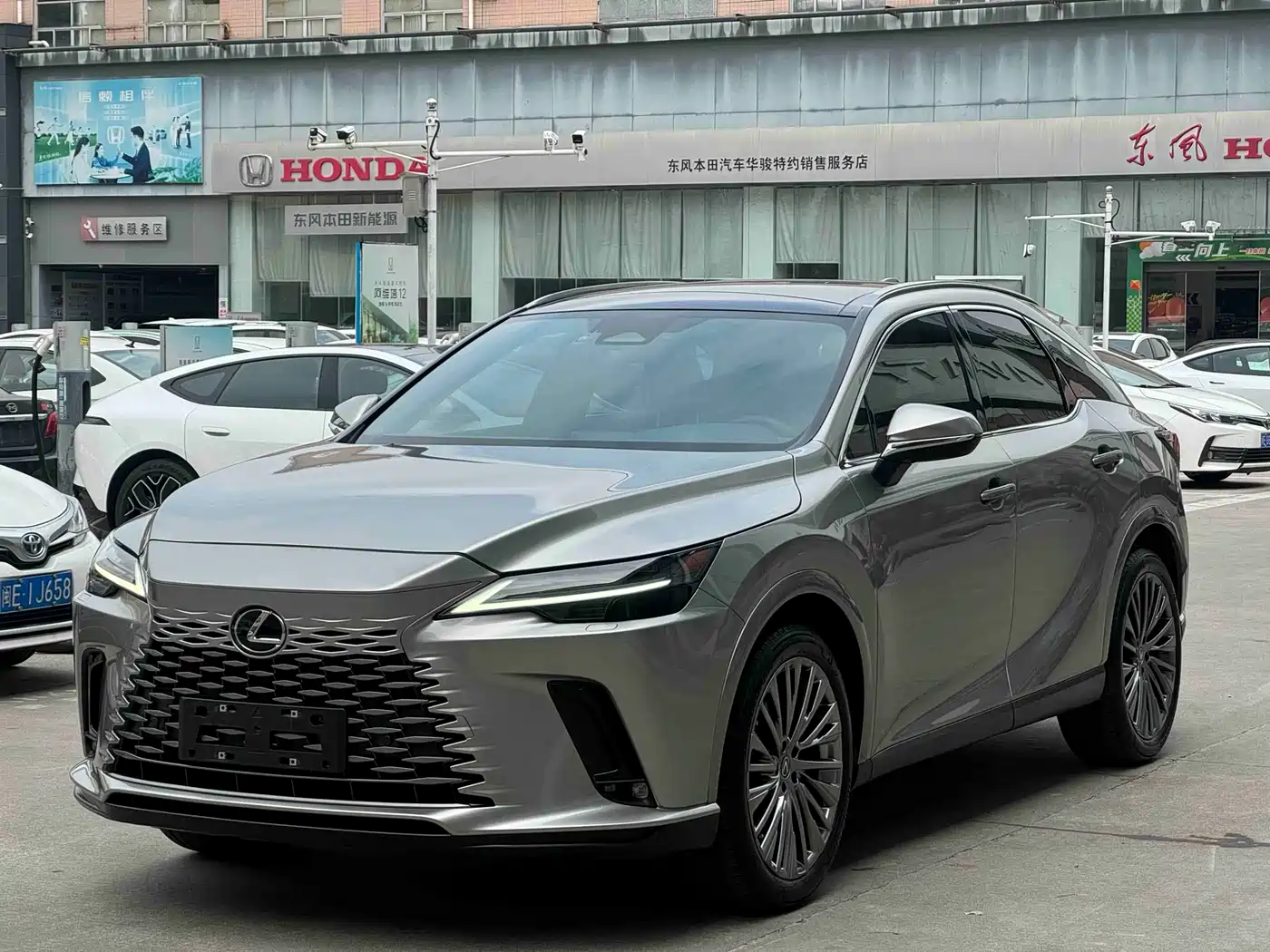 Lexus RX 2023 350h 4WD Pure Edition фото 3
