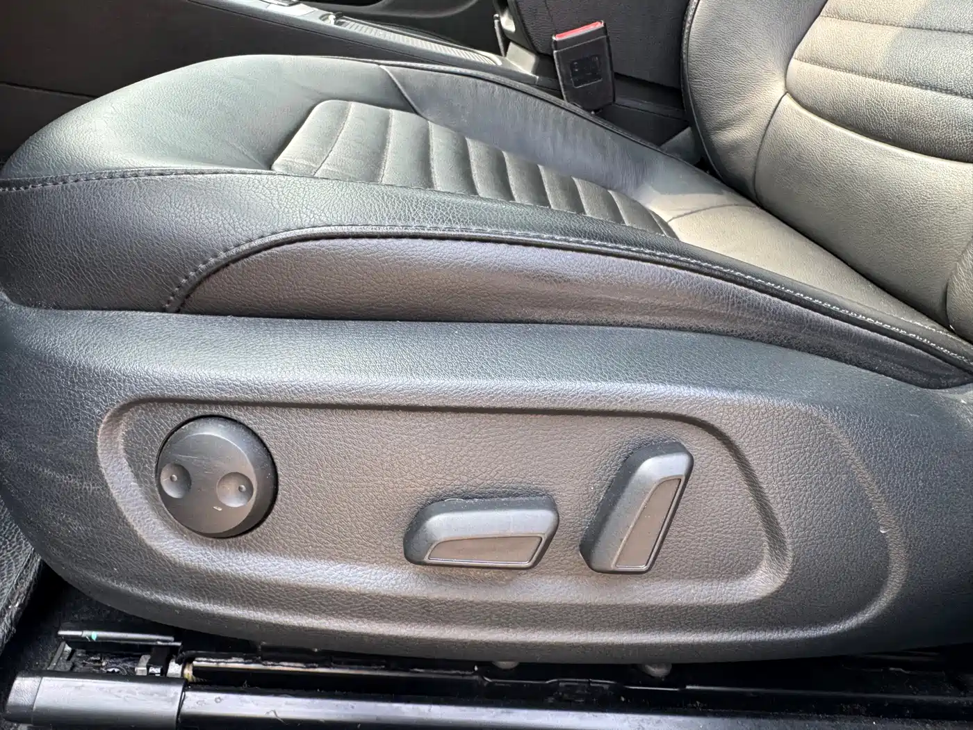 Volkswagen Magotan 2013 2.0TSI Luxury фото 15