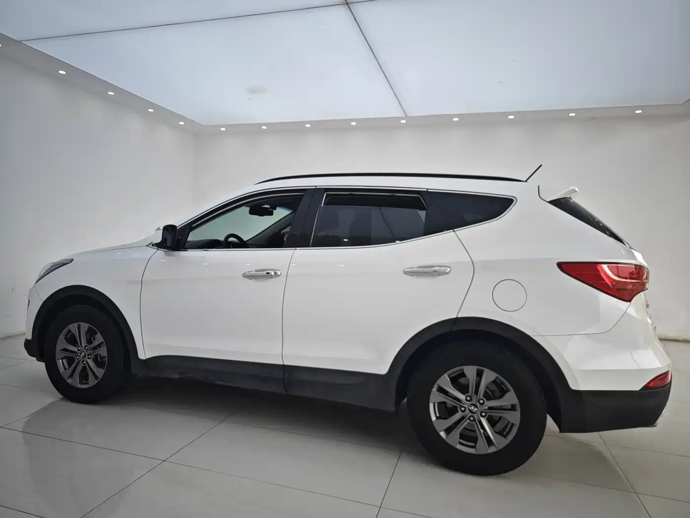 Hyundai Santa Fe 2013 Model 2.4L Automatic 2WD Smart фото 11