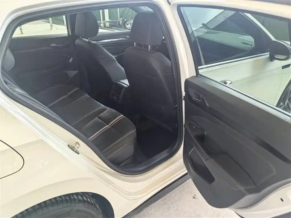 Volkswagen Golf 2021 280TSI DSG R-Line фото 13