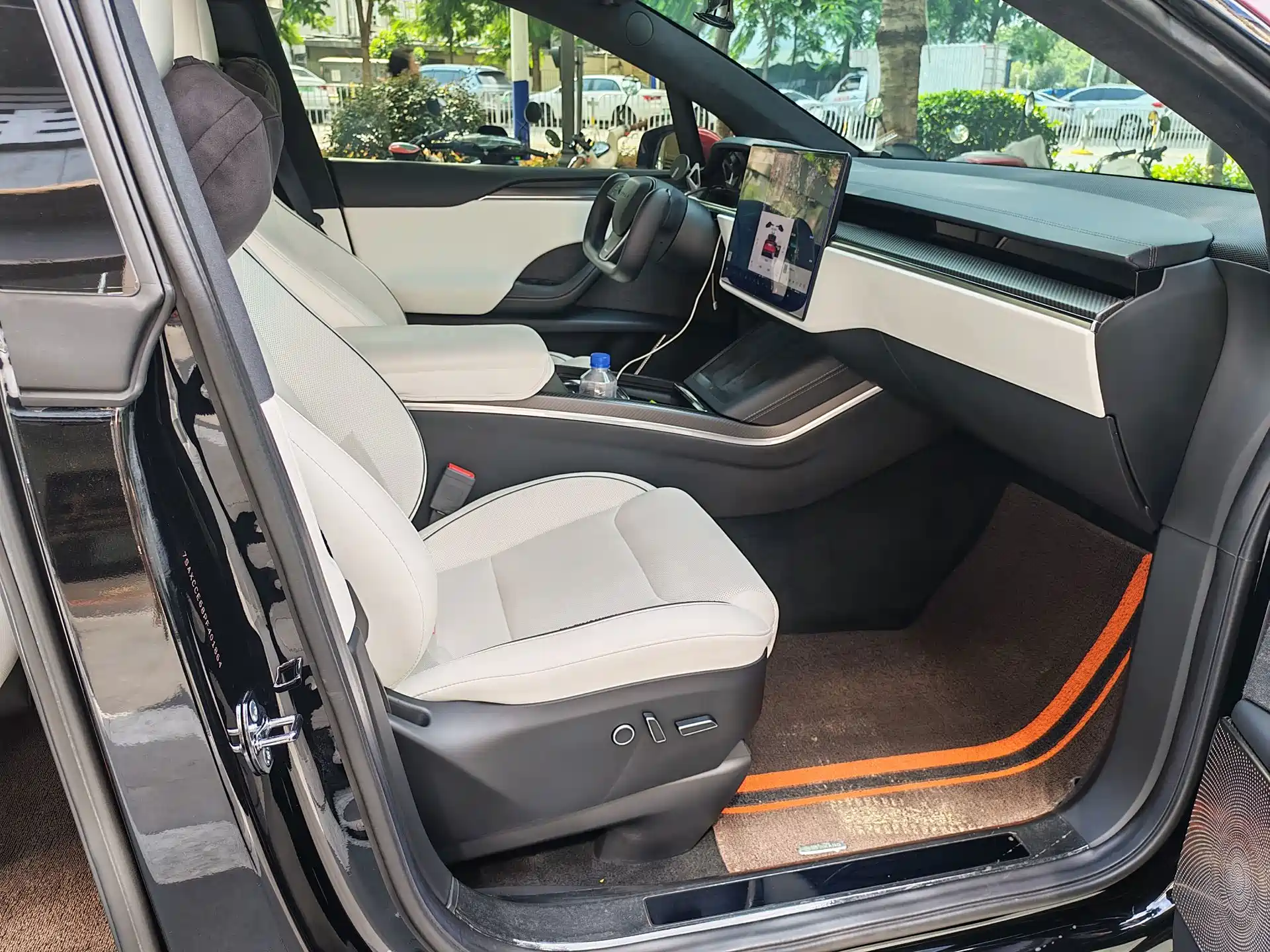 Фото 15 - Tesla Model X