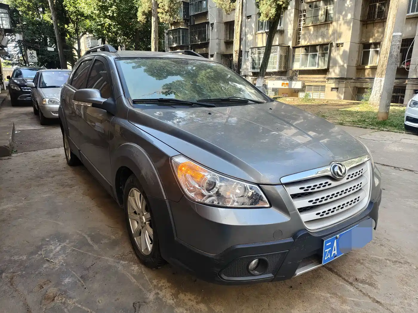 Dongfeng Aeolus Dongfeng Fengshen H30 2012 2012 1.6L Manual Premium Edition