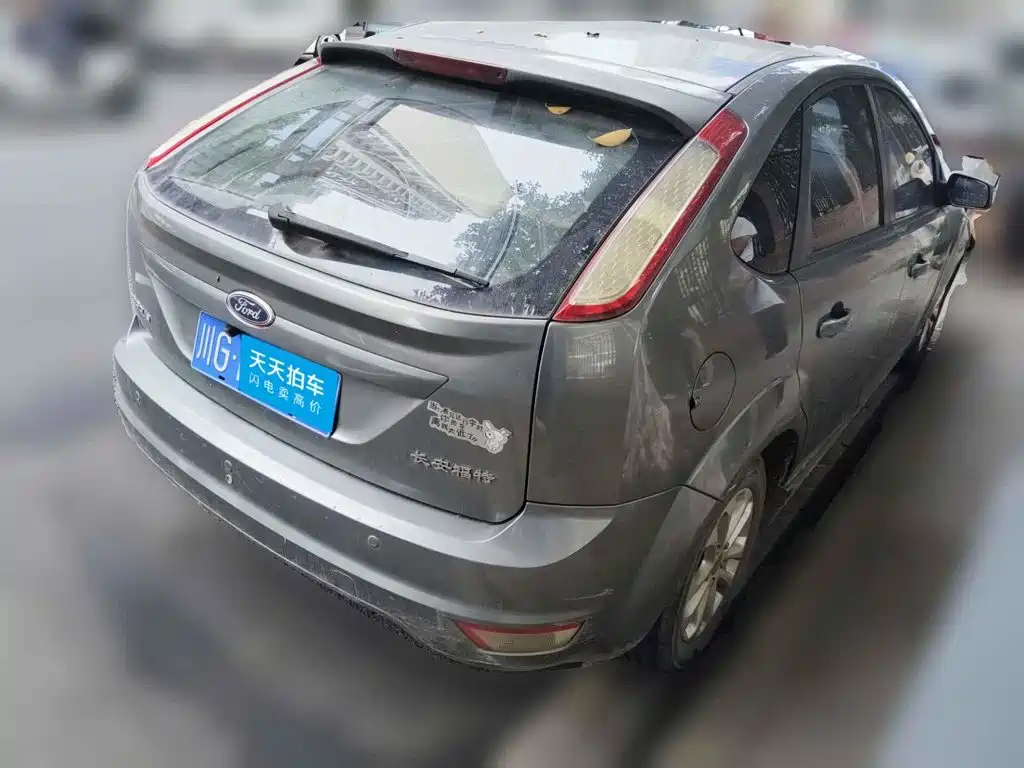 Photo 2 - Ford Focus